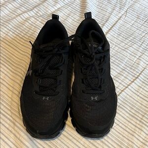 Under Armour Men's Black Athletic Shoes